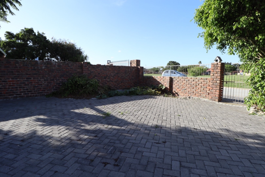 3 Bedroom Property for Sale in Greenshields Park Eastern Cape